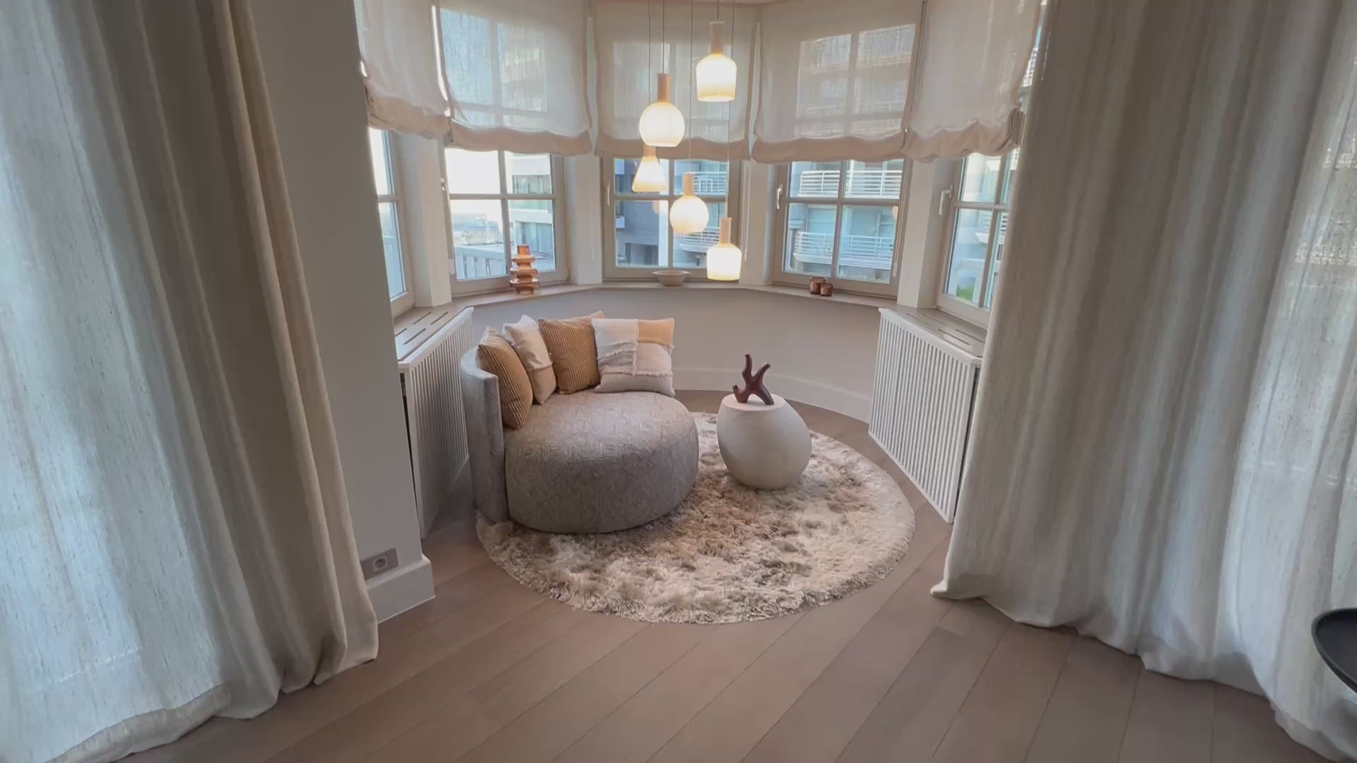 Load video: Discover our exclusive collection.